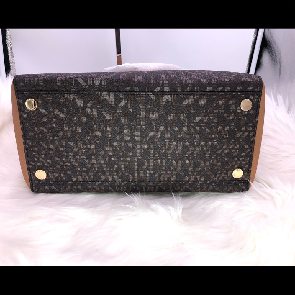 Michael Kors Emmy Large Double Handle Tote - Picture 4 of 7